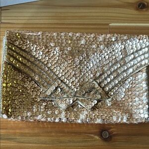 Vintage Gold Crystal Embellished Clutch with Textured Design